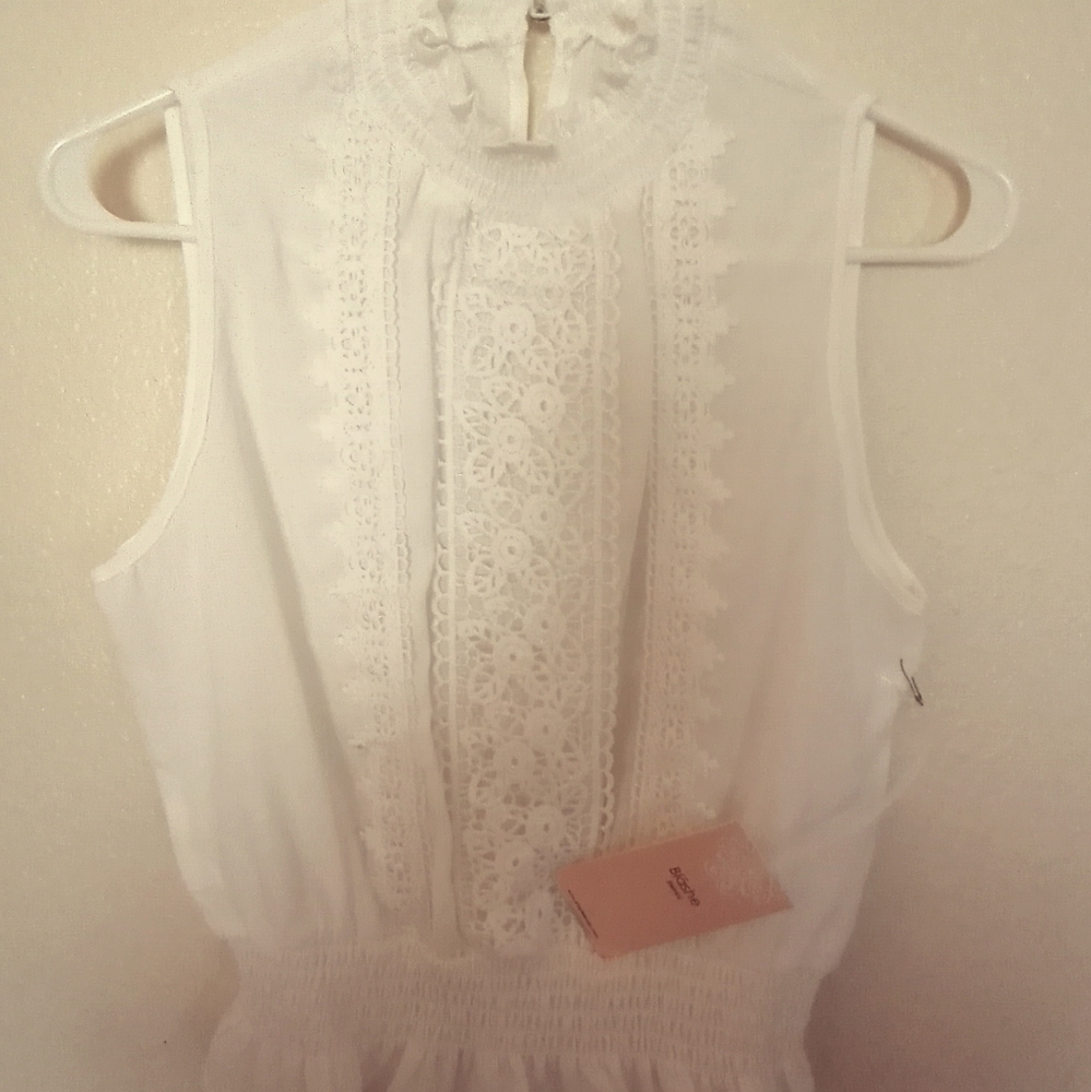 Blashe- Ruffled sleeveless tank top